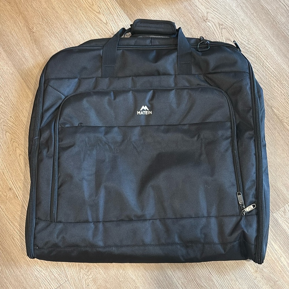 Matein garment bag NWT